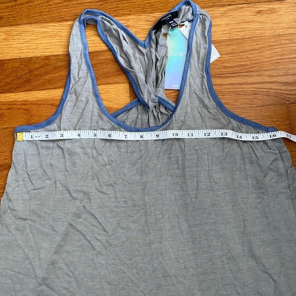 Tresics Luxe Twist Back Tank Top, Athletic Top, NWT, Size Medium, Gray with Blue - Picture 8 of 10